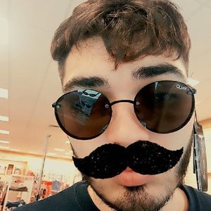 Meet your Posher, Noé